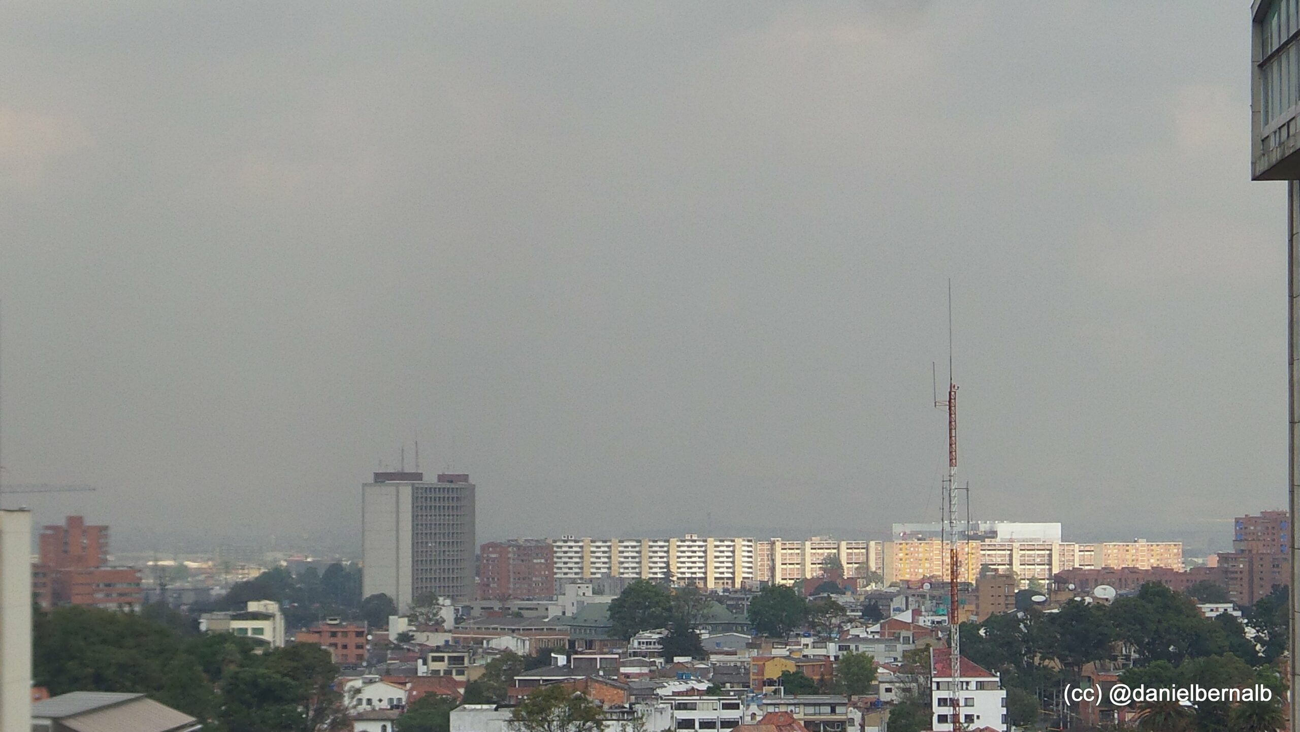 Con medida de pico y placa todo el día en Bogotá por visita del papa, niveles de PM se duplicaron