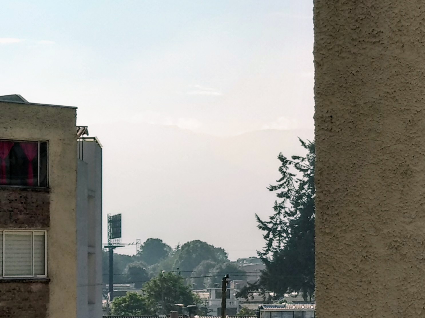 Reporte bruma en el horizonte bogotano y mala calidad del aire