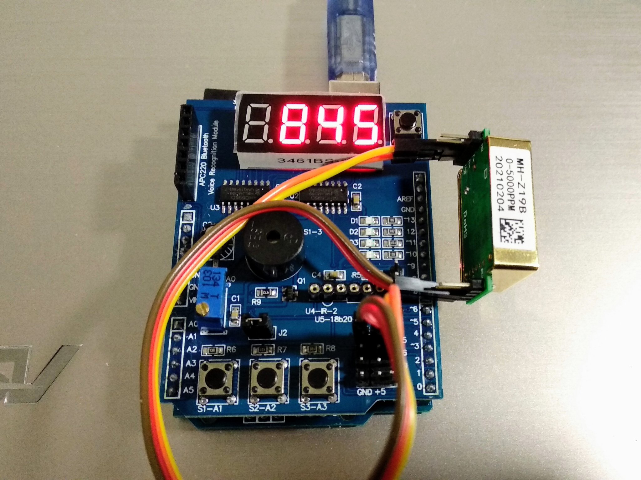 Nuevo medidor LibreCO2 súper fácil de armar con un Arduino UNO, shield multifunción, 4 cables y el sensor de CO2 que escojas