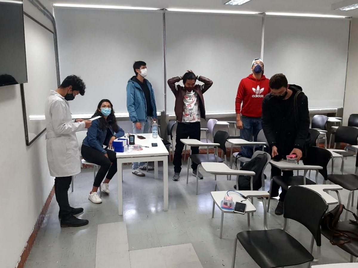 Con #SensoresSolidarios se inicia medición de ventilación en salones y laboratorios de ing de la UNAL