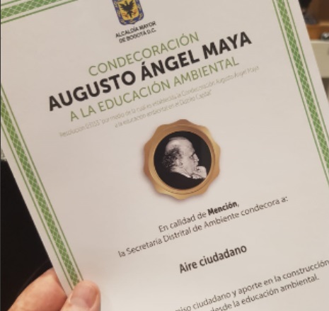 Condecoración Augusto Ángel Maya a la iniciativa ciudadana AireCiudadano